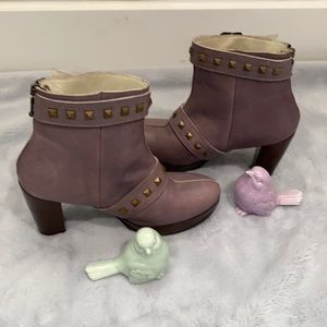 SWEET FLUEVOG ANKLE BOOTS!!